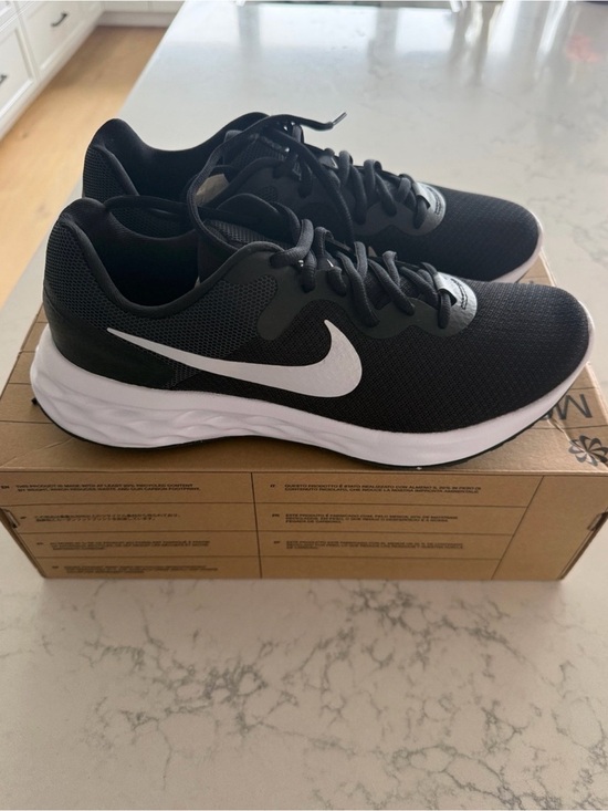 Nike Shoes - Nike Black and White Running Sneakers